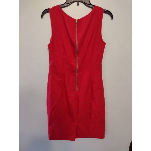 Tahari Size 8 Red V Neck Knee Length Dress - Picture 3 of 4